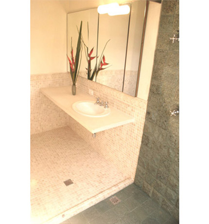 Pastilha de Mármore anticato 3x3 Ducha Greenstone 15x15-Bruta